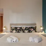 Life, Mico - Terrazza, Comfort E Milano